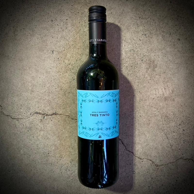 Azul y Garanza, Tres Tinto, Navarra, Spain
